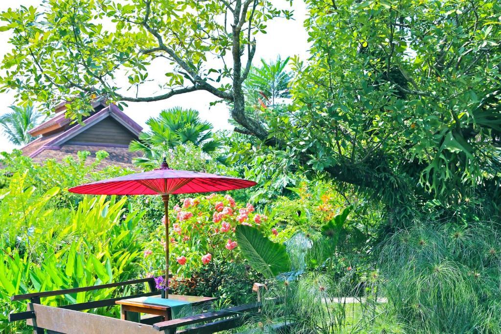Oriental Siam Resort - Sha Extra Plus Certified Chiang Mai Exteriör bild